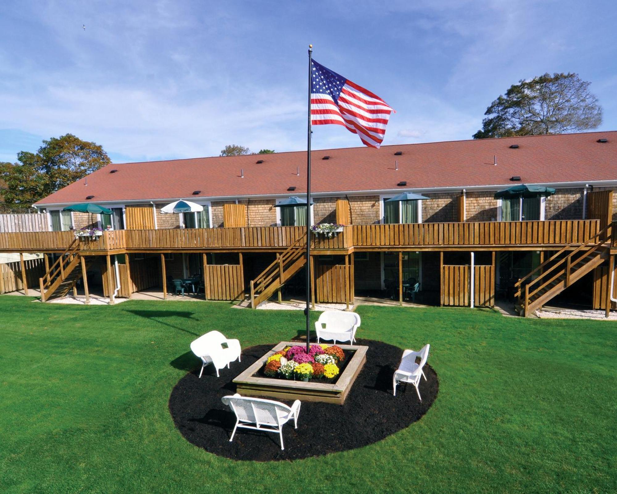 Cape Winds Resort Hyannis Bagian luar foto