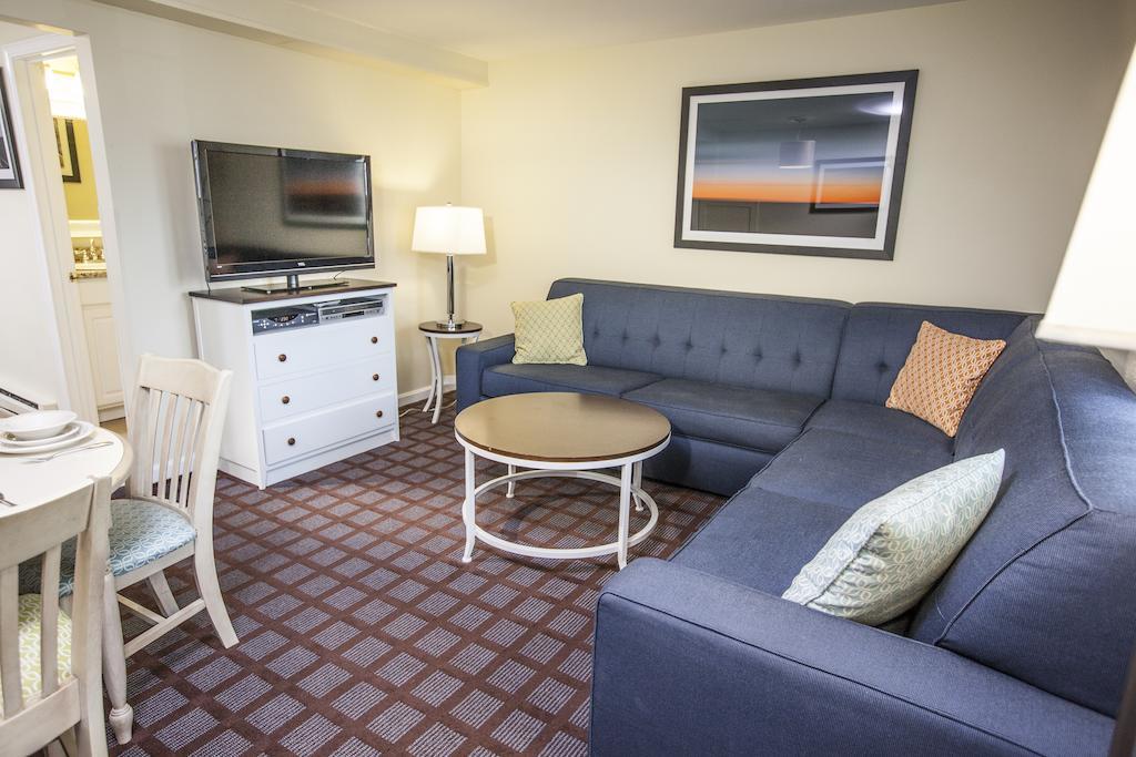 Cape Winds Resort Hyannis Bagian luar foto