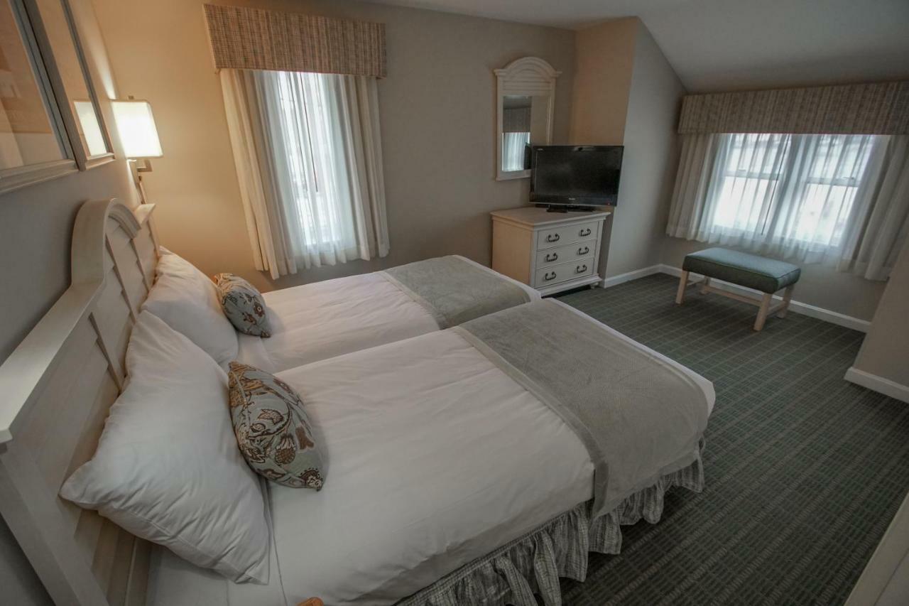 Cape Winds Resort Hyannis Bagian luar foto