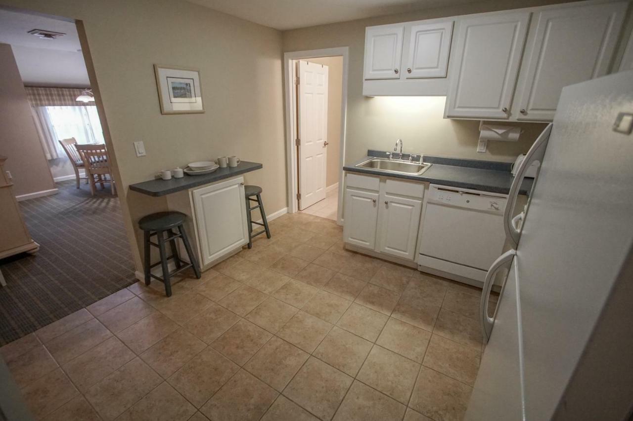 Cape Winds Resort Hyannis Bagian luar foto